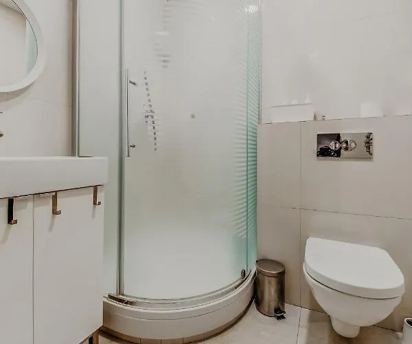 Spacious - 140 Square Meters Apartment, Centre *