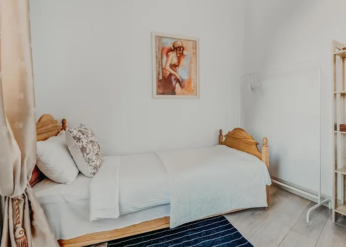 Spacious - 140 Square Meters Apartment, Centre