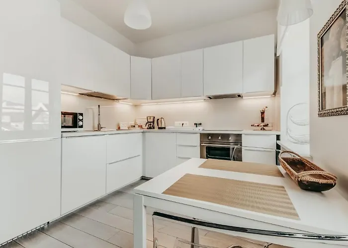 Spacious - 140 Square Meters Apartment, Centre