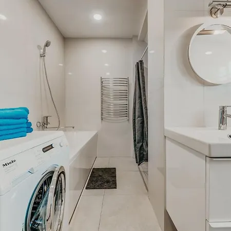 Апартаменти Spacious - 140 Square Meters Apartment, Centre
