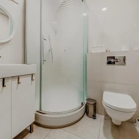 Spacious - 140 Square Meters Apartment, Centre *